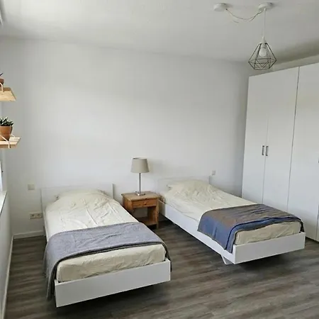 Monteurszimmer Mit Parkplatz Bei Koeln Bonn *